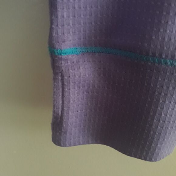 Under Armour All Season Gear Top Junior YXL Purple Blue Stitch Logo Thumb Hole - Picture 5 of 11